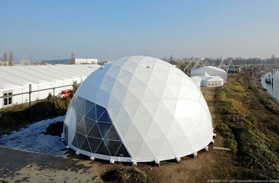 중국 Poweder는 큰 강철 관으로 직경 20m Geodestic 큰 돔 천막을 입혔습니다 협력 업체